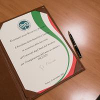 La pergamena dell'Università dell'Insubria firmata dal Presidente della Repubblica La pergamena dell'Università dell'Insubria firmata dal Presidente della Repubblica