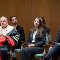 Il Rettore Angelo Tagliabue con gli studenti sul palco Il Rettore Angelo Tagliabue con gli studenti sul palco