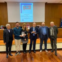 Il Direttore Generale Marco Cavallotti,i proff. Max Ferrario, Laura Facchin, il Rettore Angelo Tagliabue, il prof. Andrea Spiriti e l'artista Antonio Pizzolante