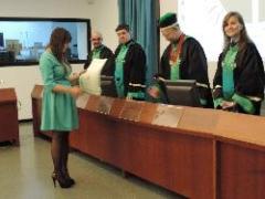 Diplomi di laurea consegnati in seduta Diplomi di laurea consegnati in seduta