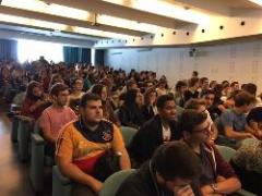 “What's the Future of Biotechnology": aula gremita di studenti