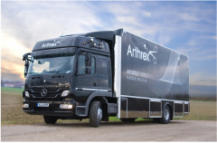 camion della Artrex GmbH al cui interno si tiene un corso teorico-pratico di Chirurgia Artroscopica di spalla e di Traumatologia dell’arto superiore