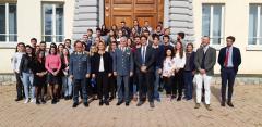 Studenti a lezione al comando della guardia di finanza