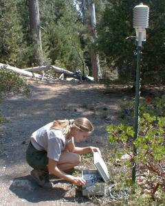 Studentessa durante un'escursione didattica 
